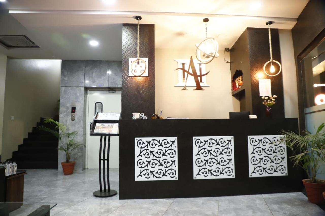 אויאיין Hotel Ashoka Palace מראה חיצוני תמונה