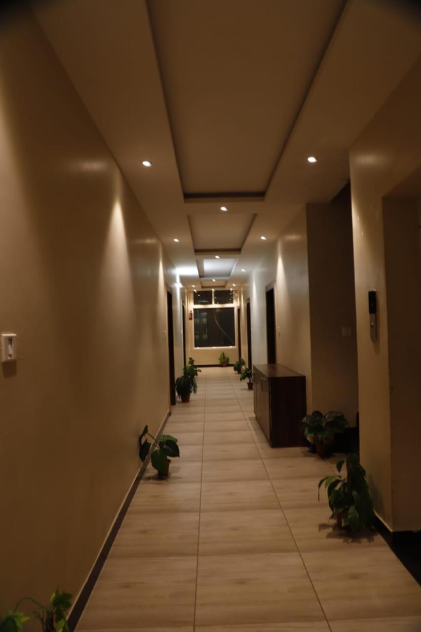 אויאיין Hotel Ashoka Palace מראה חיצוני תמונה