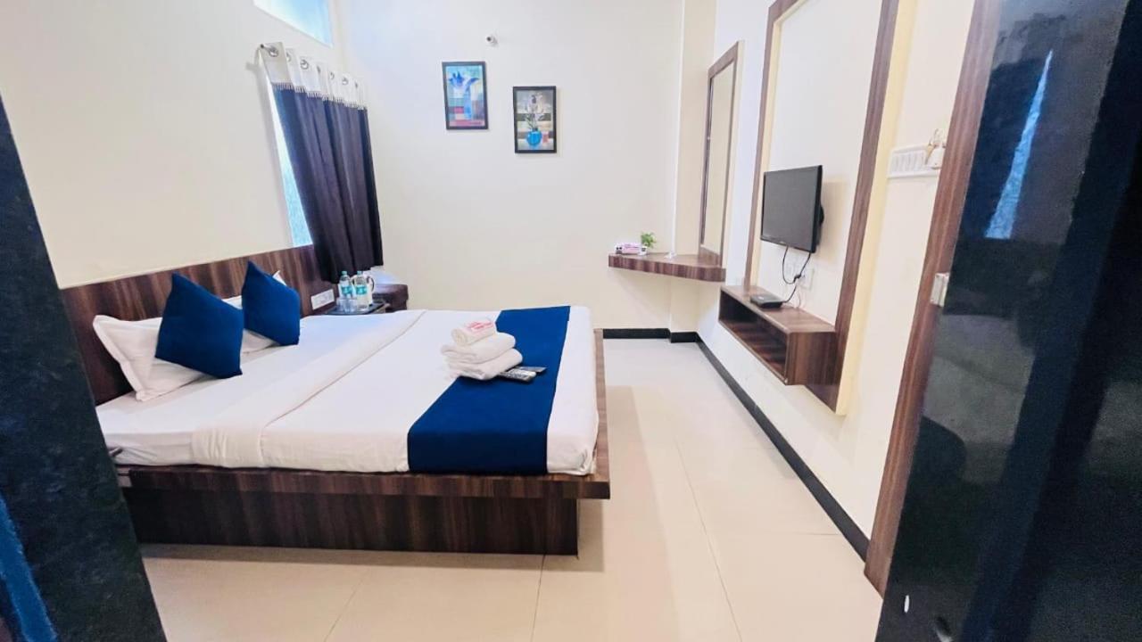 אויאיין Hotel Ashoka Palace מראה חיצוני תמונה