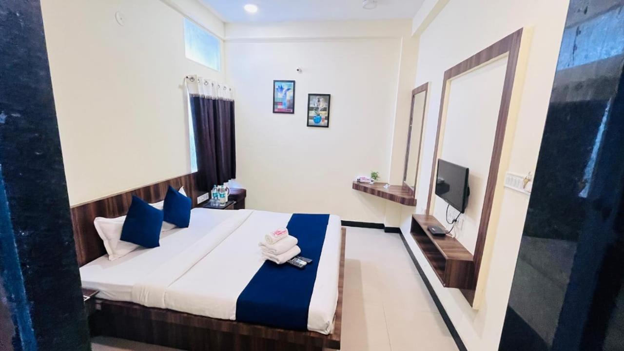 אויאיין Hotel Ashoka Palace מראה חיצוני תמונה