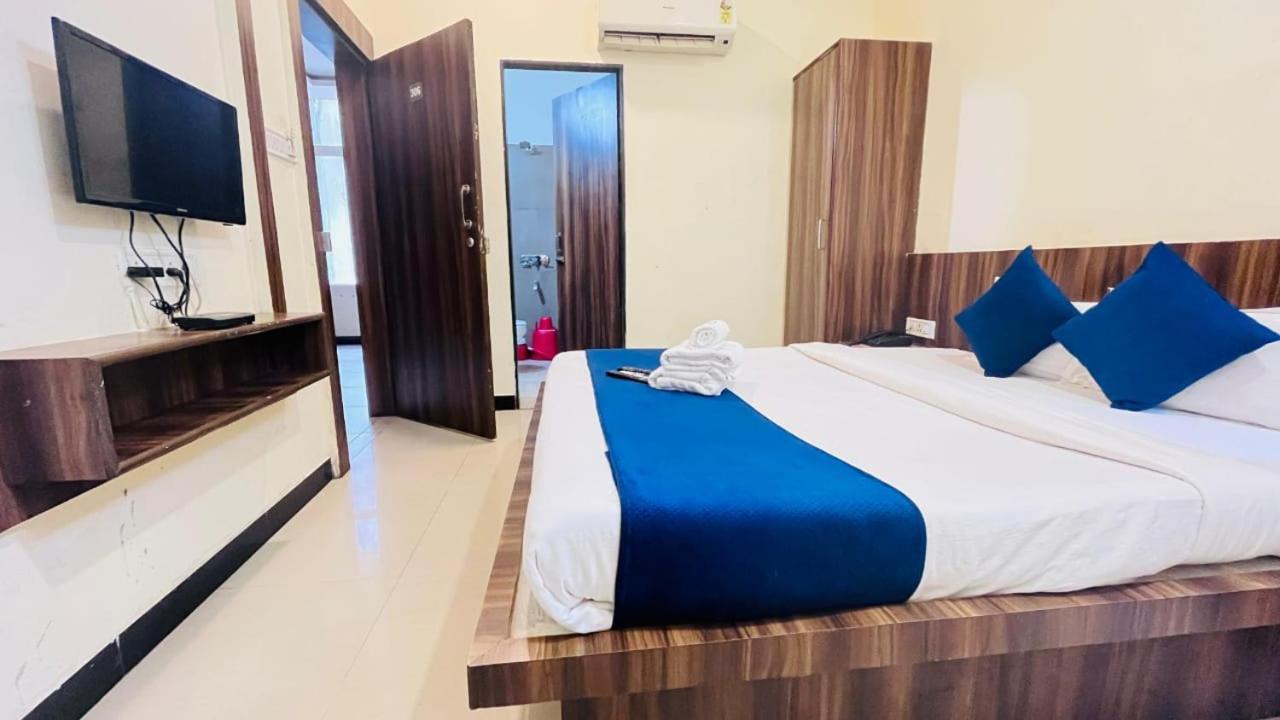 אויאיין Hotel Ashoka Palace מראה חיצוני תמונה