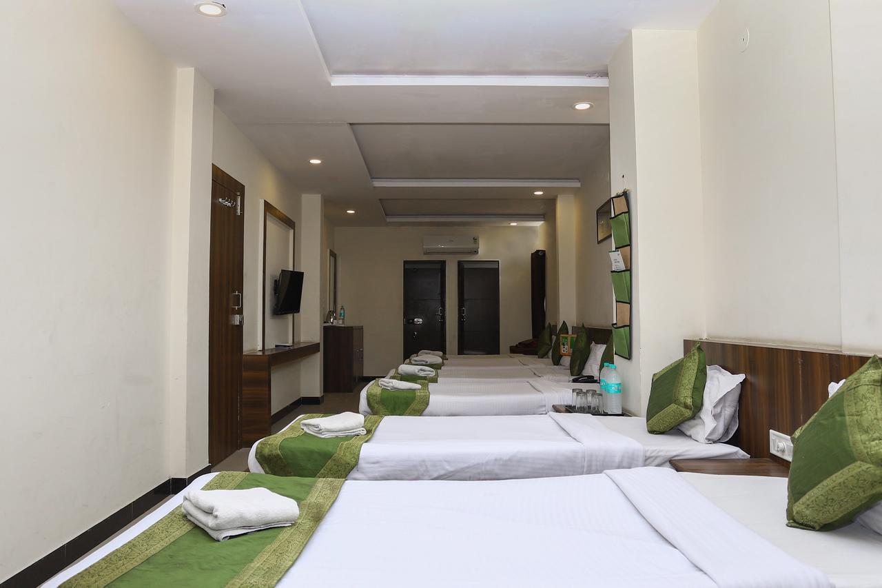 אויאיין Hotel Ashoka Palace מראה חיצוני תמונה