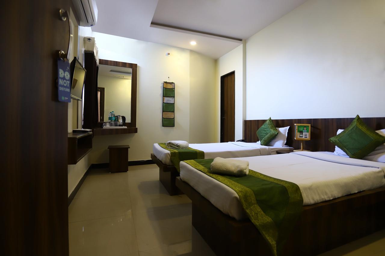 אויאיין Hotel Ashoka Palace מראה חיצוני תמונה
