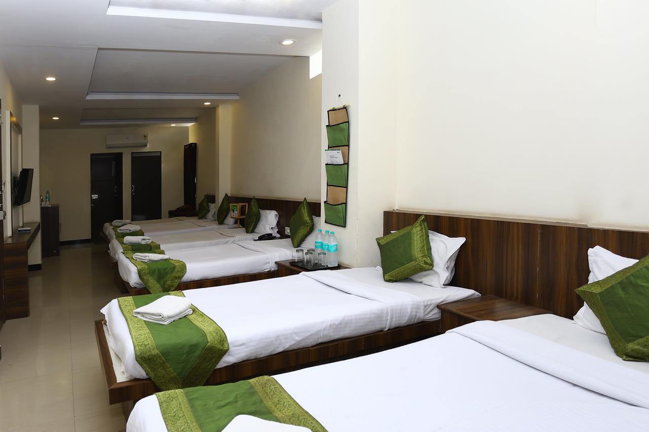 אויאיין Hotel Ashoka Palace מראה חיצוני תמונה