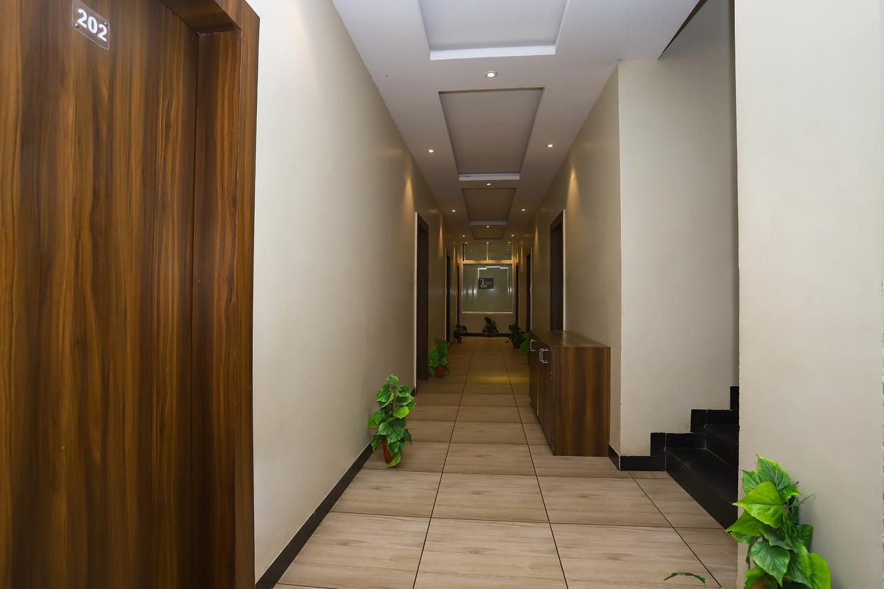 אויאיין Hotel Ashoka Palace מראה חיצוני תמונה