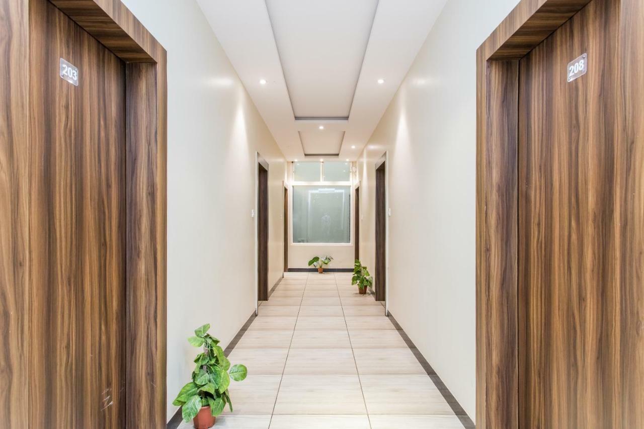 אויאיין Hotel Ashoka Palace מראה חיצוני תמונה